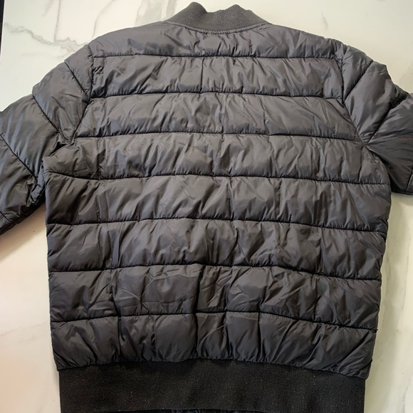 Black puffer jacket - Picture 1 of 2